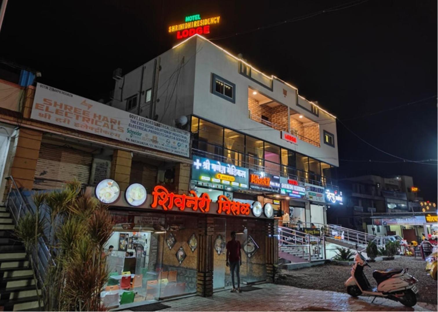 Shrinidhi Residency Pune Hotel Ngoại thất bức ảnh